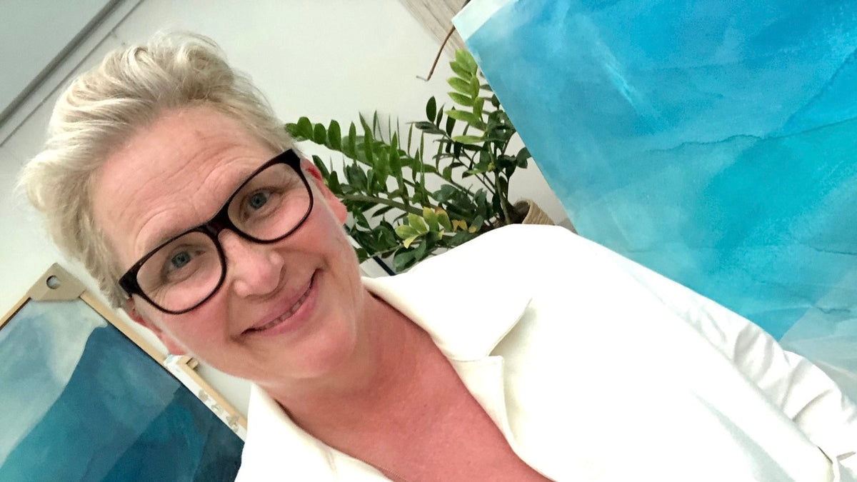 gabriele-van-de-flierdt-studio-painting-with-the-flow-photo-001